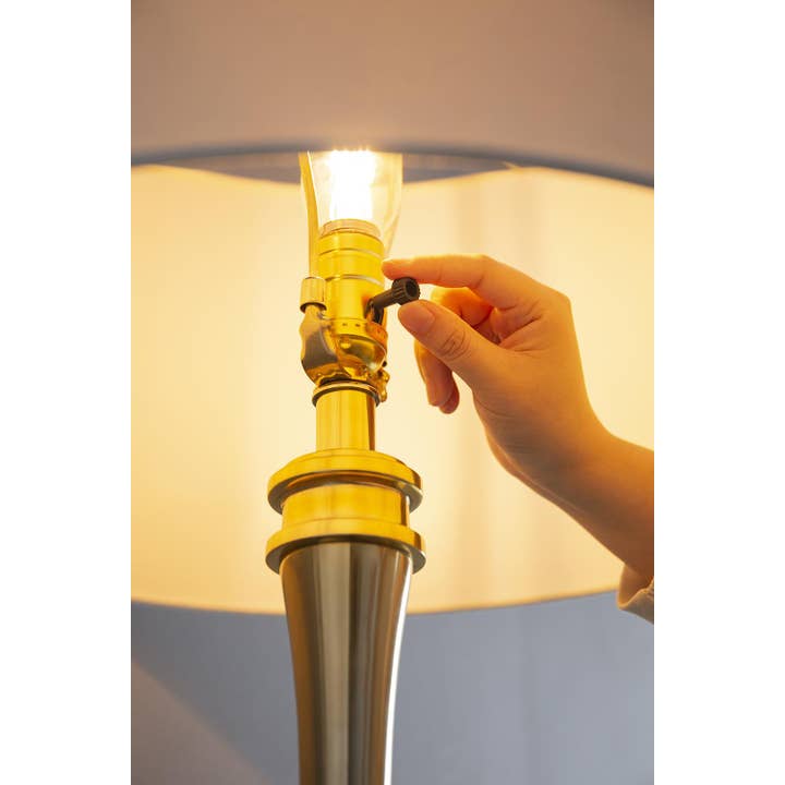 A&B Home Group Inc. - Venta al por mayor Lámparas decorativas/de escritorio - Lámpara de mesa D18x29.5" - Oro/Blanco3