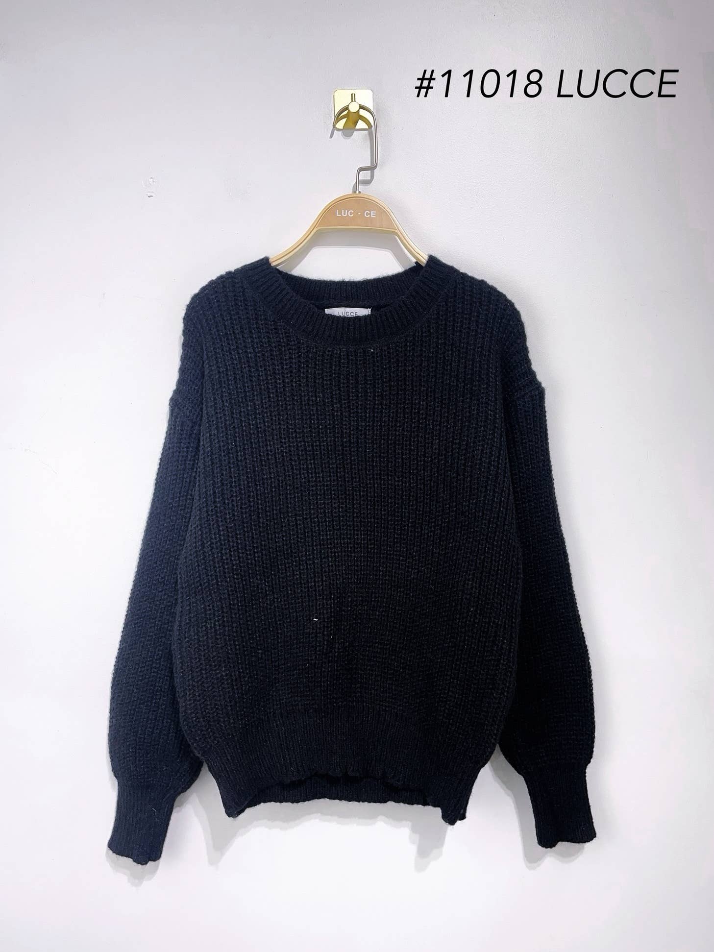 LUCCE - Wholesale Knit Sweater - Women's - Chunky knit sweater - PU110181