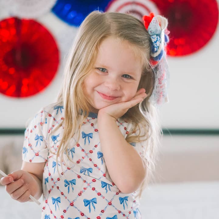 Rote Weiße & Schleifen 2-tlg. Bambus-Pyjamas für den Großhandel von Little Joy Co.