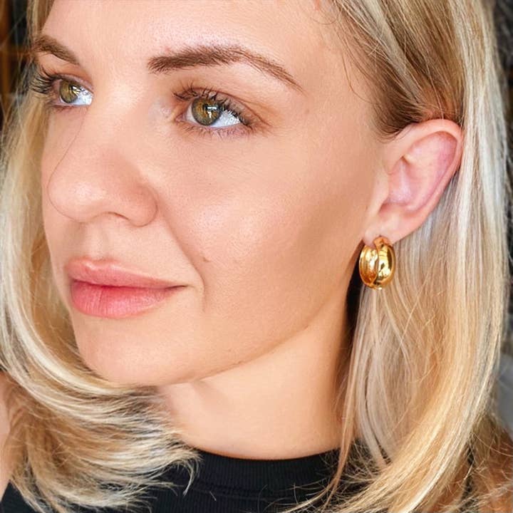 GoldFi - Wholesale Hoop Earrings - Chunky Clicker Hoop Earrings In 18k Gold Filled