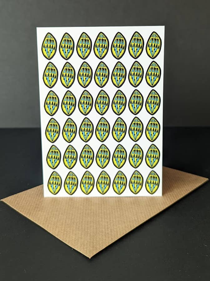 Biglietto di auguri con scudo giallo e verde acqua per la vendita all'ingrosso da parte di Antonietta Torsiello London