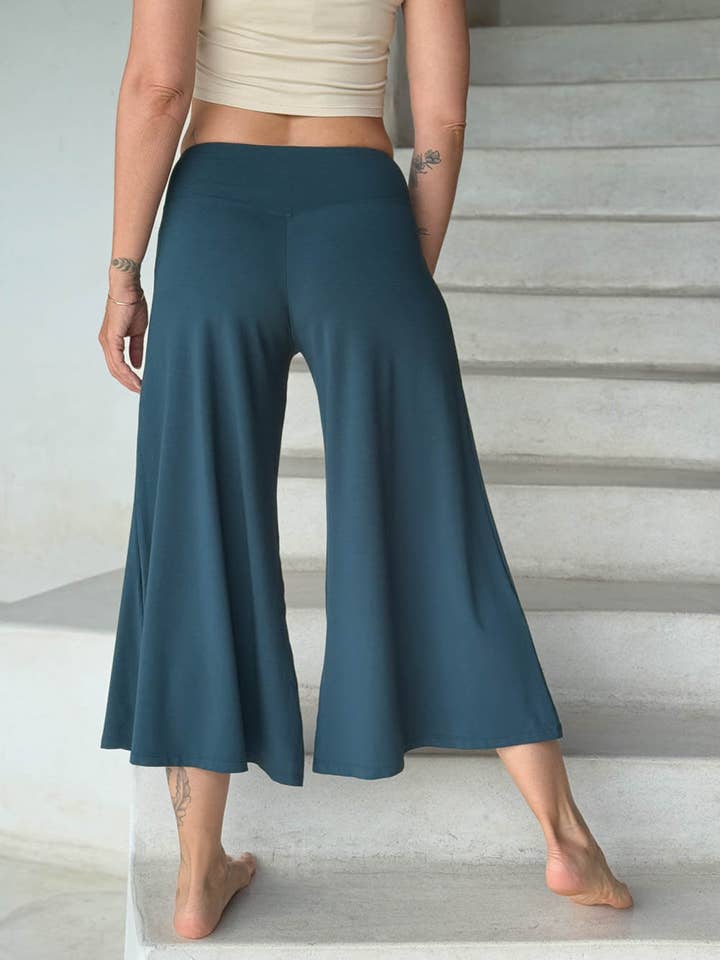 CARAUCCI - Wholesale Pants - Women's - Cropped Flare Pants7