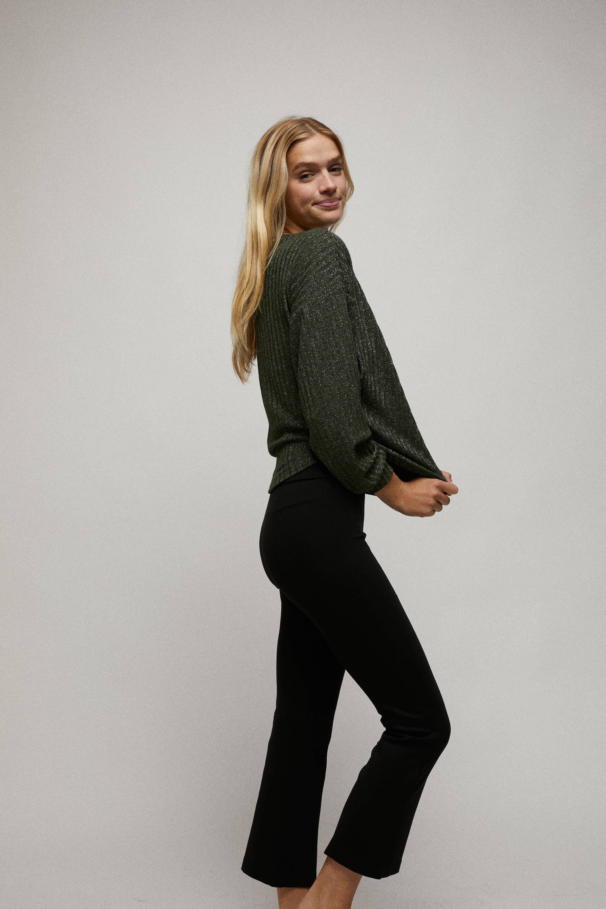 Cerule – Großhandel Strickoberteil – Damen – Langärmliges, kariertes Oberteil aus Lurex-Rippstrick12