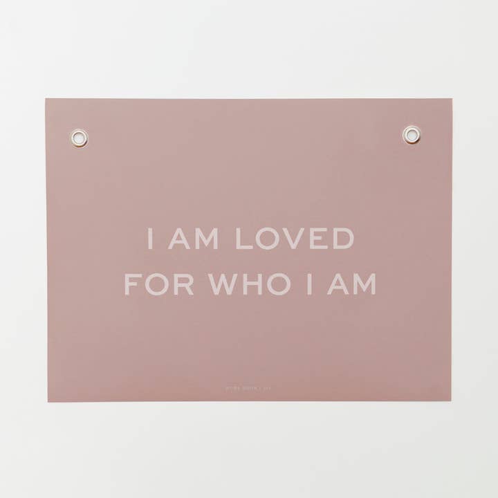 Affiche d'affirmations « Je suis aimée », 16 x 12 » pour la vente par Home Room Co.