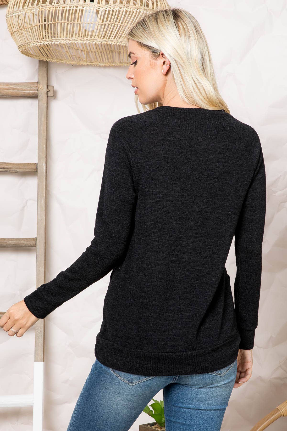 You & Me - Vente Haut en maille – femme - HAUT À MANCHES LONGUES EN TRICOT EN V YMT20078V79