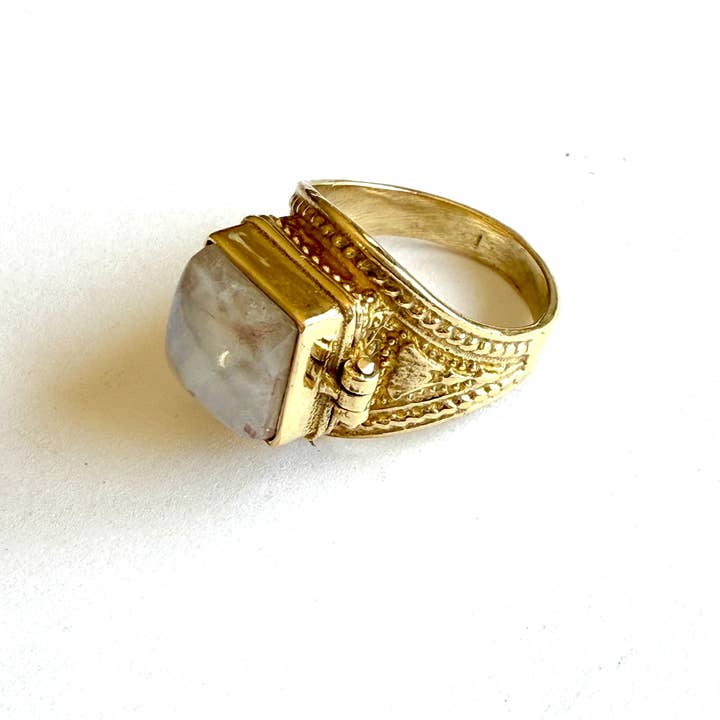 Boho Gal Jewelry - Wholesale Cocktail/Statement Ring - Sia Moonstone Locket Ring