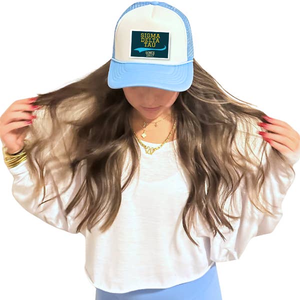 Sarahndipity Shop - Vente Casquette de camionneur – femme - Casquette de camionneur Sorority avec écusson - Design collégial33