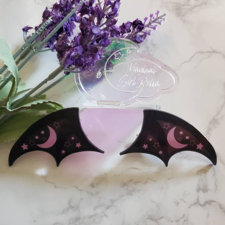 Sæt med kawaii hårklemmer formet som flagermusevinger for engroshandel hos Magical Girl Bella