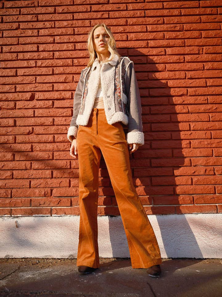 35129P - Corduroy broek met studs en steekzakken voor wholesale door Blue B