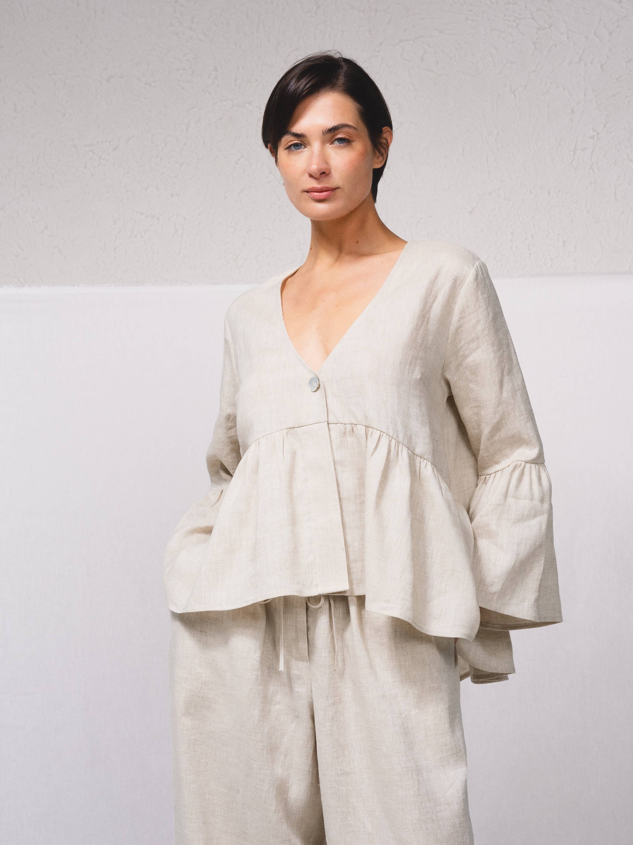 SMF - Wholesale Blouse - Women's - 259634 - Linen blouse with V-neck1