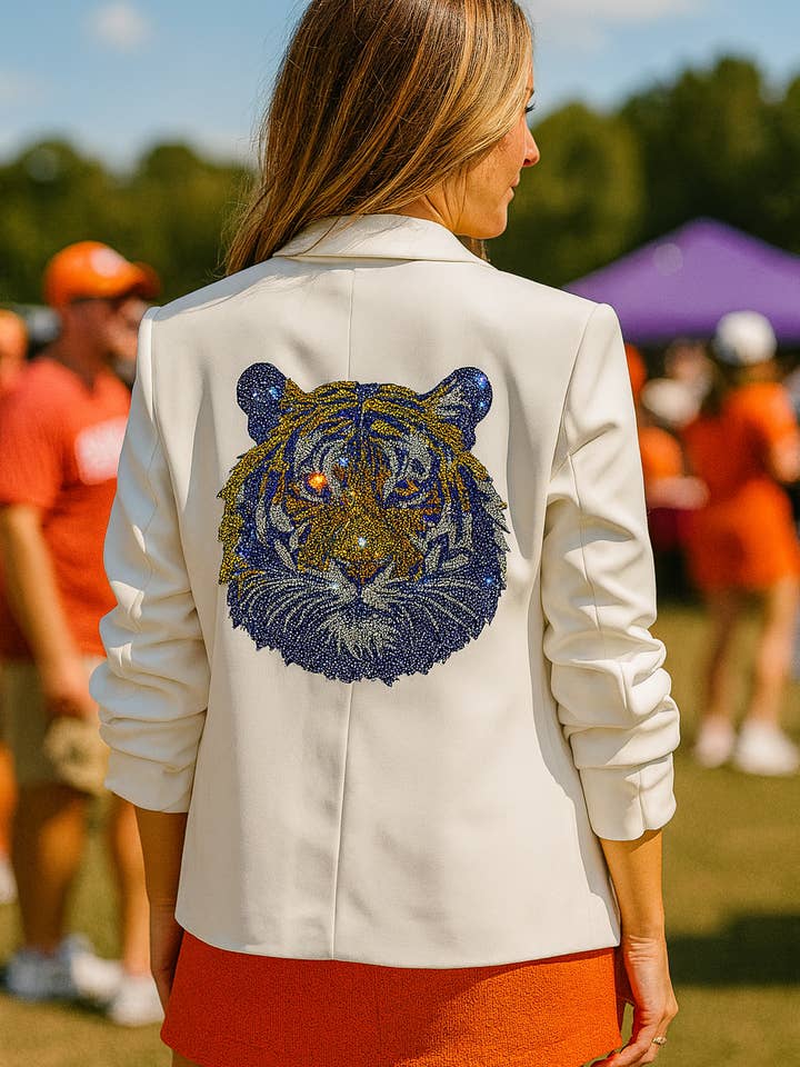 Blazer blanc à manches froncées Clemson Tiger Face pour la vente par Moving Forward Designs