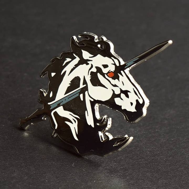 Sang de Licorne 'Blanc' - Épingle en émail dur pour la vente par Kirin Koncept