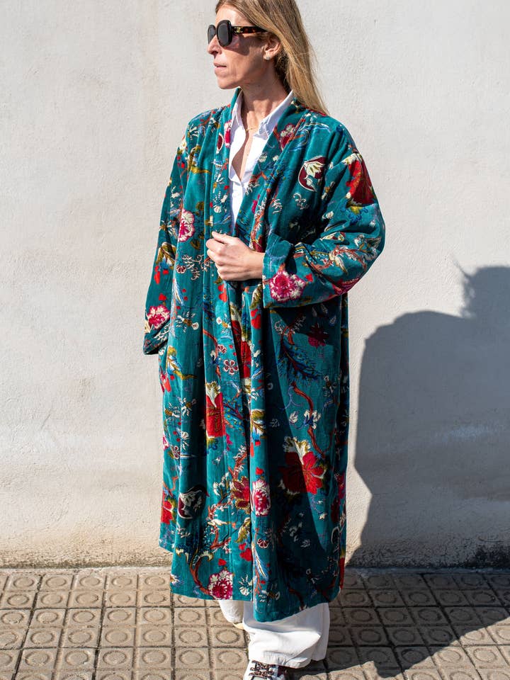 Sammetjacka för wholesale av Sanjanaandme