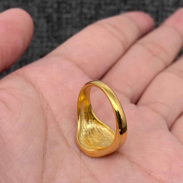 Mio Queena - Wholesale Cocktail/Statement Ring - THE WOLRD IS YOURS 18K Golden SS Glossy Square Ring - FGS