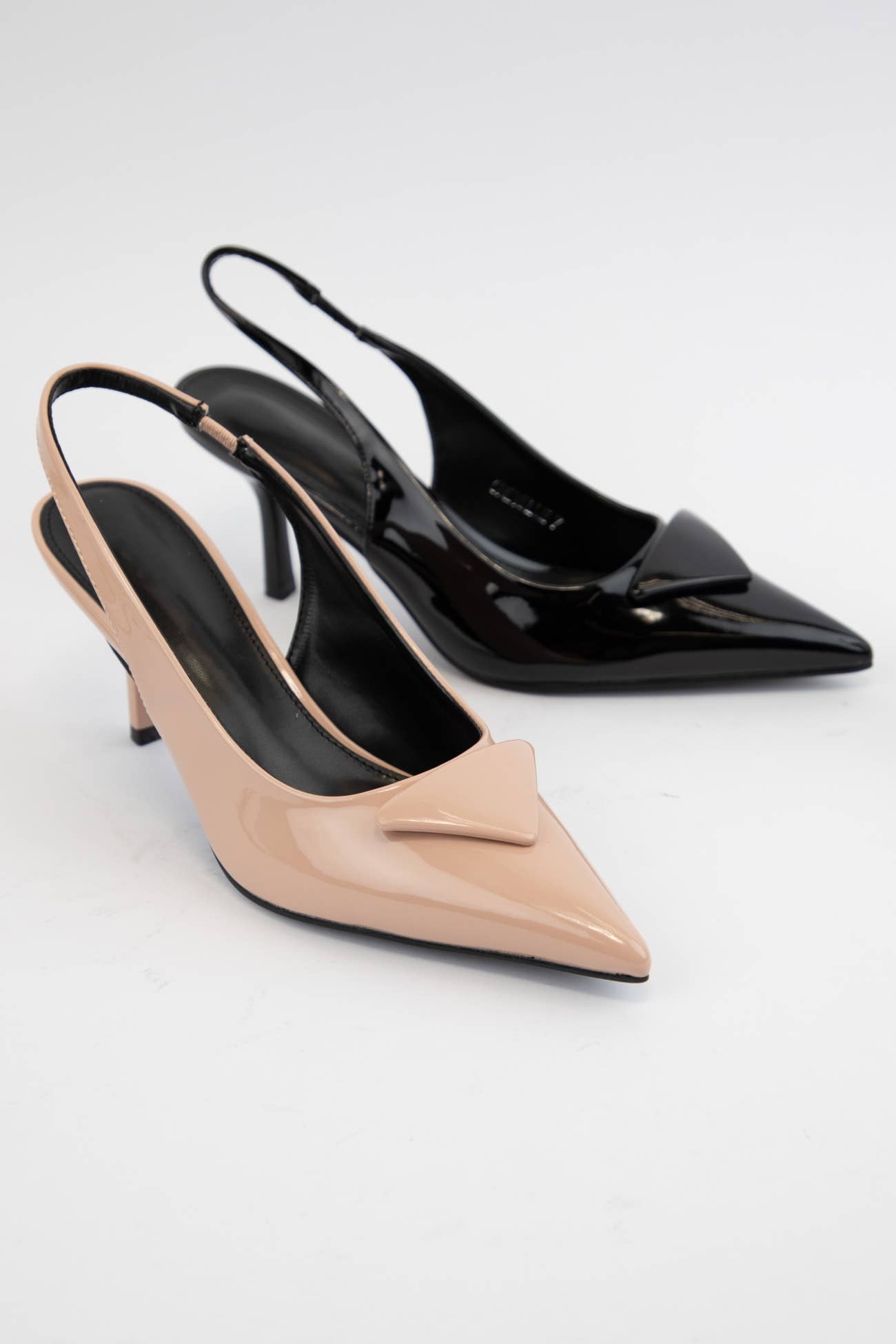 CCOCCI – wholesale Low heels – Women′s – CHEVELLE POINTED-TOE SLINGBACK STRAP KITTEN HEELS5