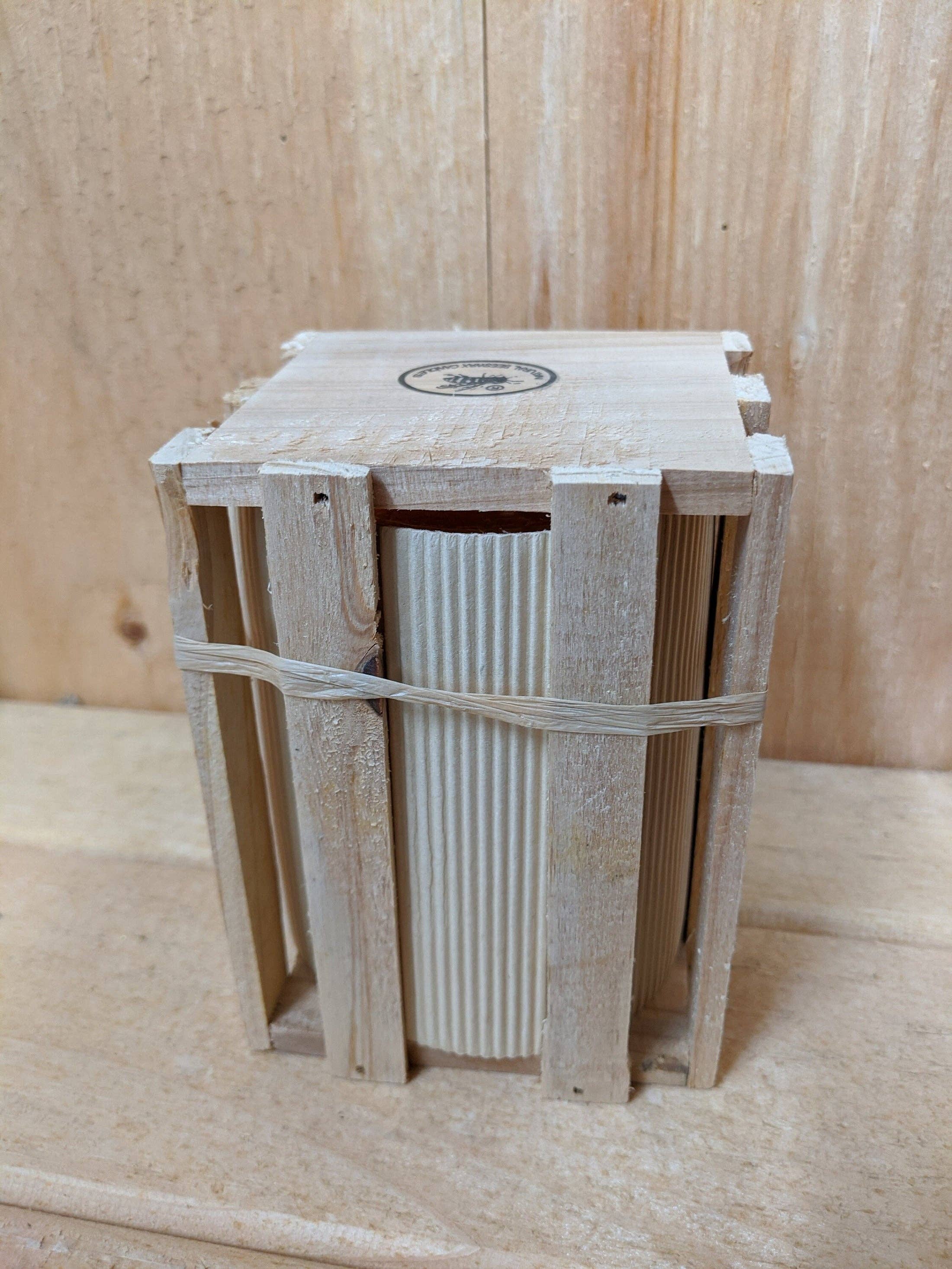 Green Pastures Wholesale - Vente Bougies originales - Cire d'abeille naturelle - Piliers blancs et jaunes 3" X 4"6