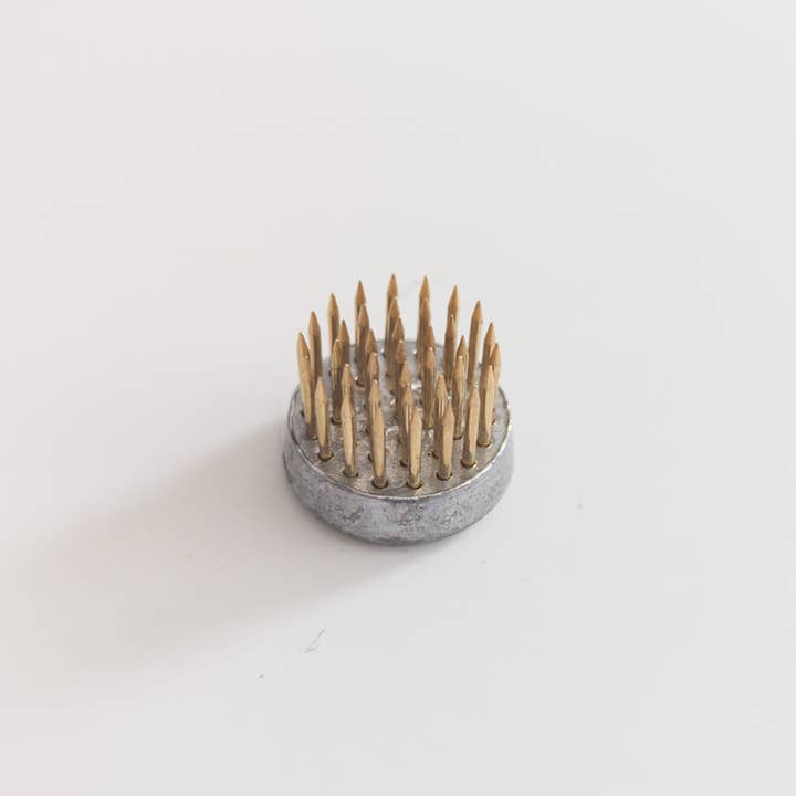 Giftora Wholesale - Wholesale Garden Tool - Mini Metal Flower Frog