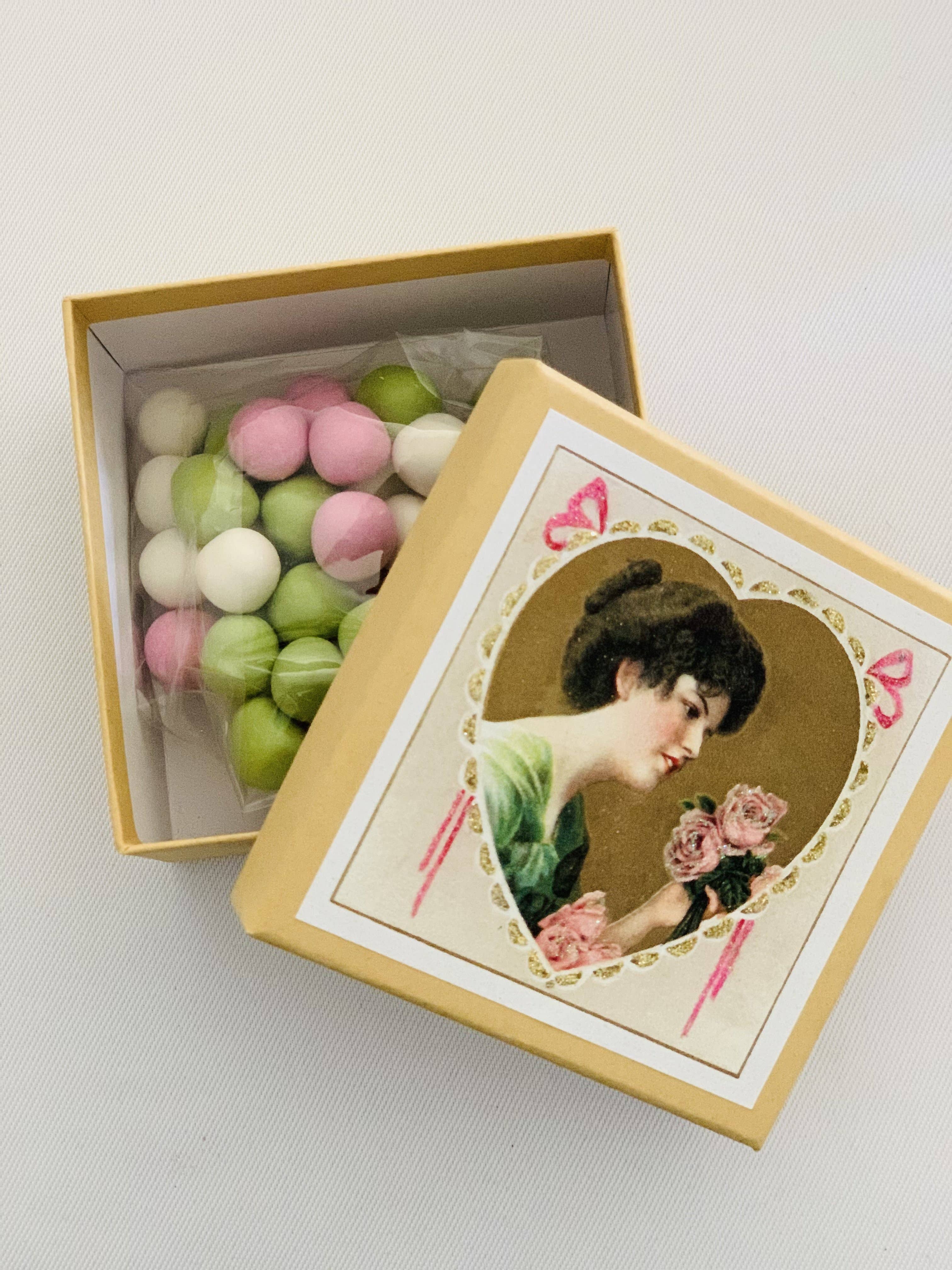 ELLegant Creations, LLC – wholesale Gift box – Victorian Heart Rose Box2