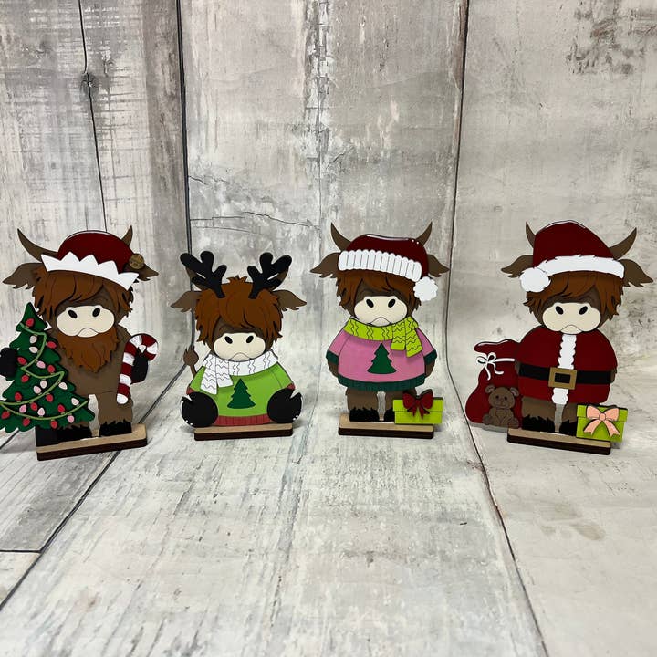 Kit de bricolage pour vache des Highlands de Noël à poser sur une étagère pour la vente par Rustic Home Co LLC