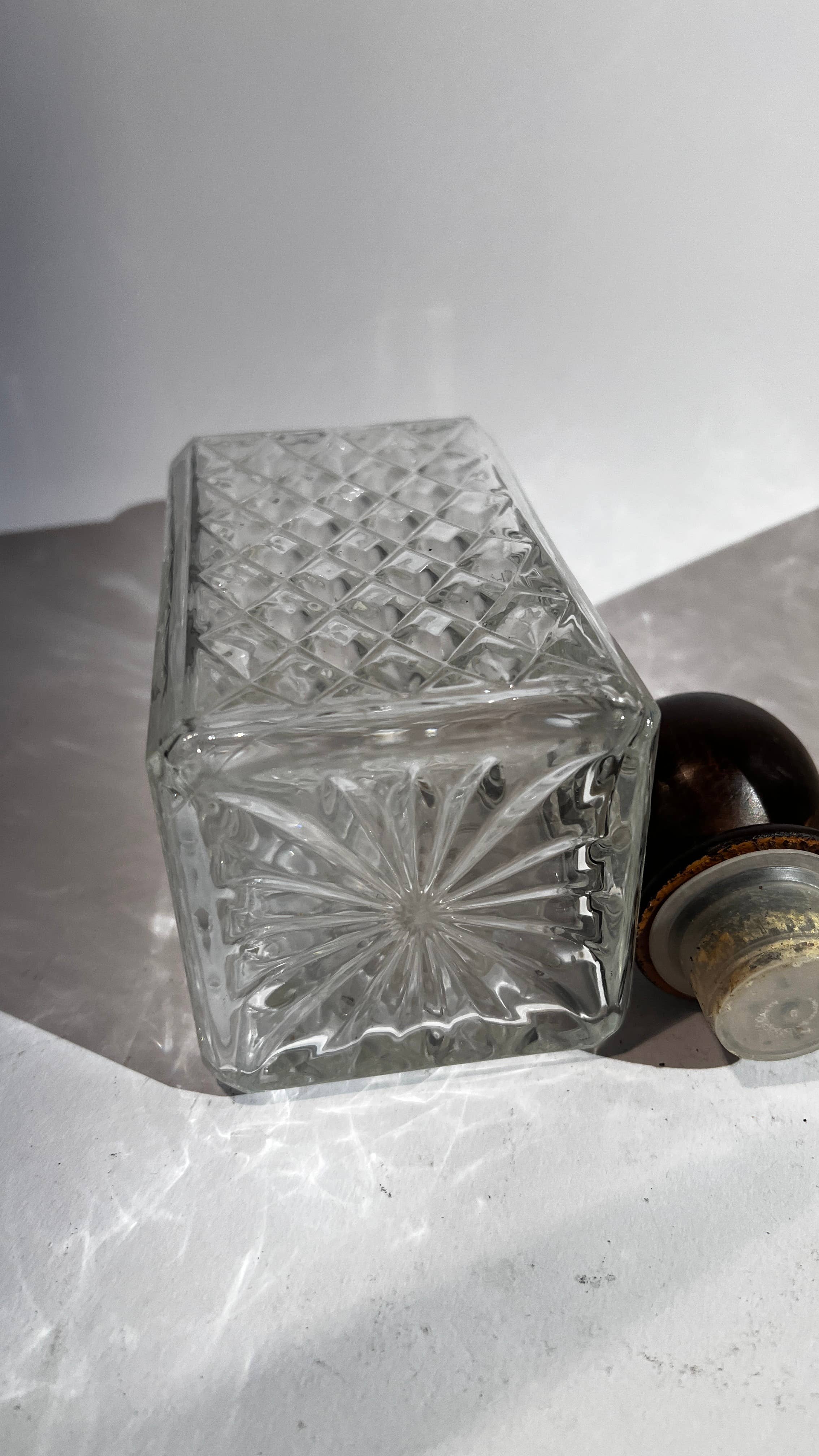 DADA Novecento – Jarra decorativa por atacado – Par de garrafas de cristal boêmio com tampa9