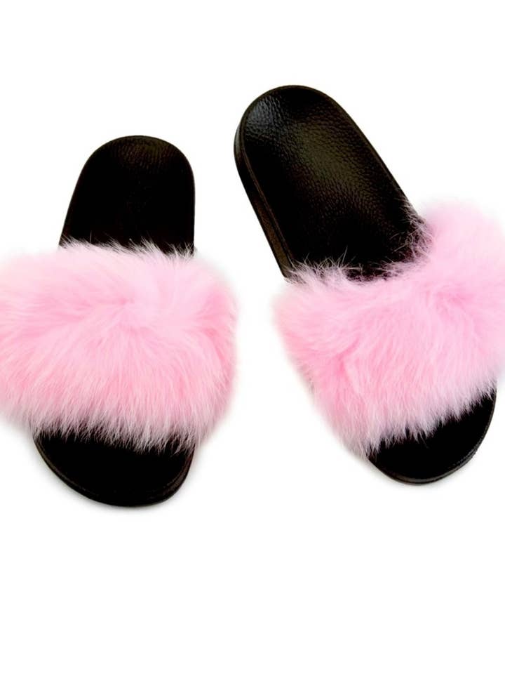 DIVERGENT FOOTWEAR - Wholesale Slides - Women's - WOMANS GENUINE FOX FUR SLIDES PINK0