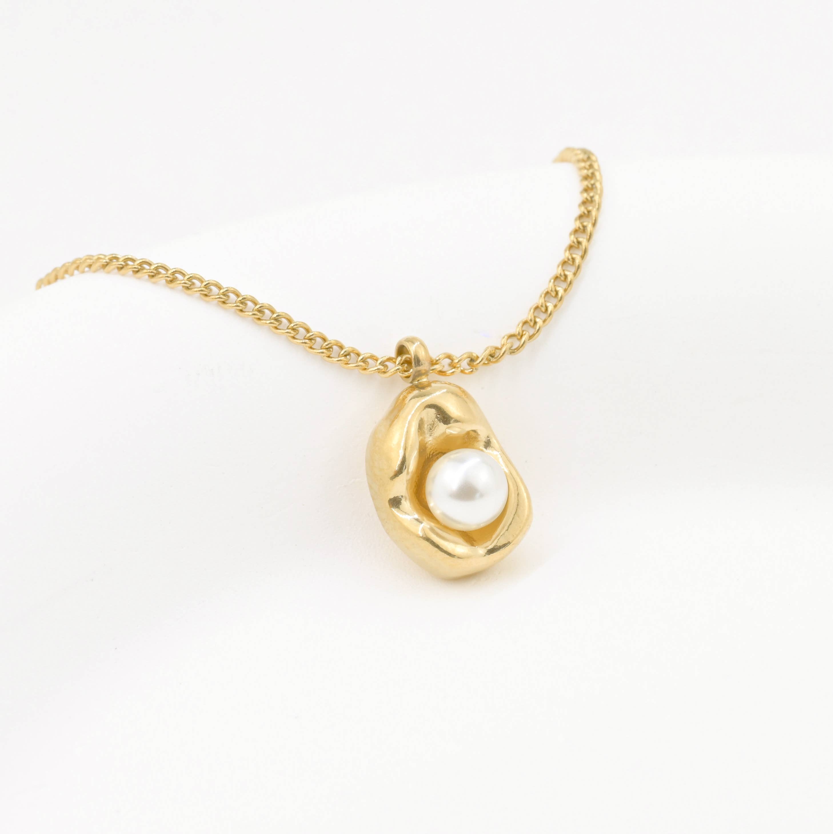 Blueyejewelry - Wholesale Beaded/Pearl Necklace - Gold Pearl Chain Necklaces - Waterproof Assorted Peal Chains1