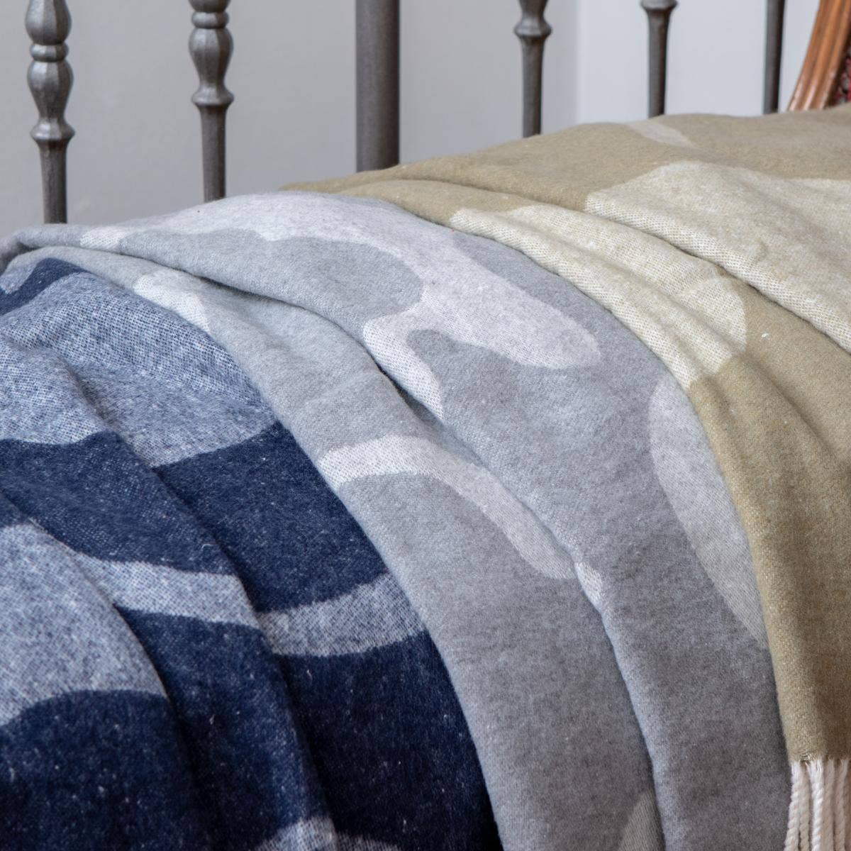 SOFIA TOSCANO - Wholesale Throw blanket - Super Soft Babele Flower - Cotton Plaid11