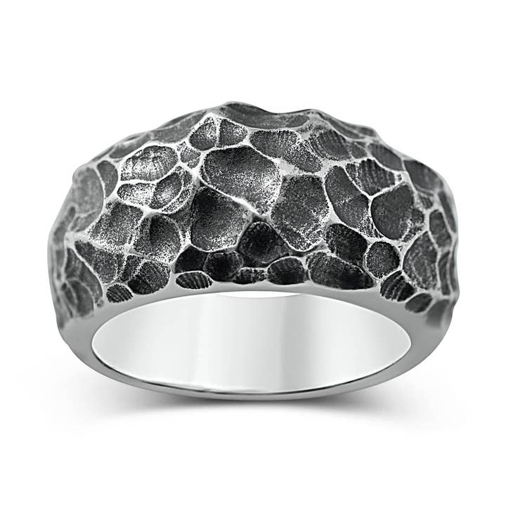 Men's ring Band carved moon pour la vente par Black Rock Jewel