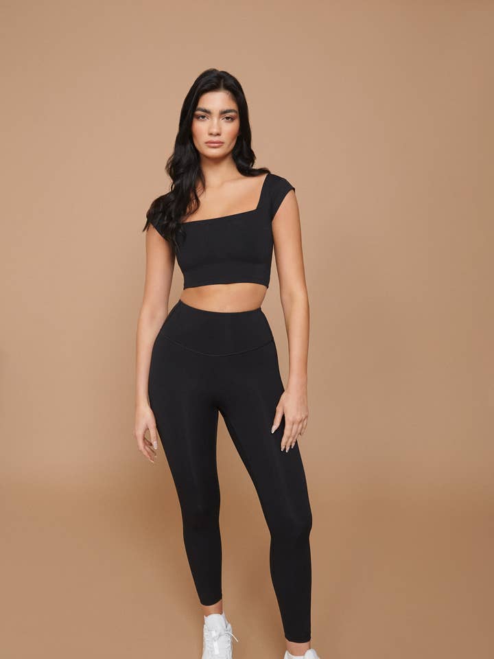 Inka Tee - Onyx for wholesale by FELYNE ACTIVE