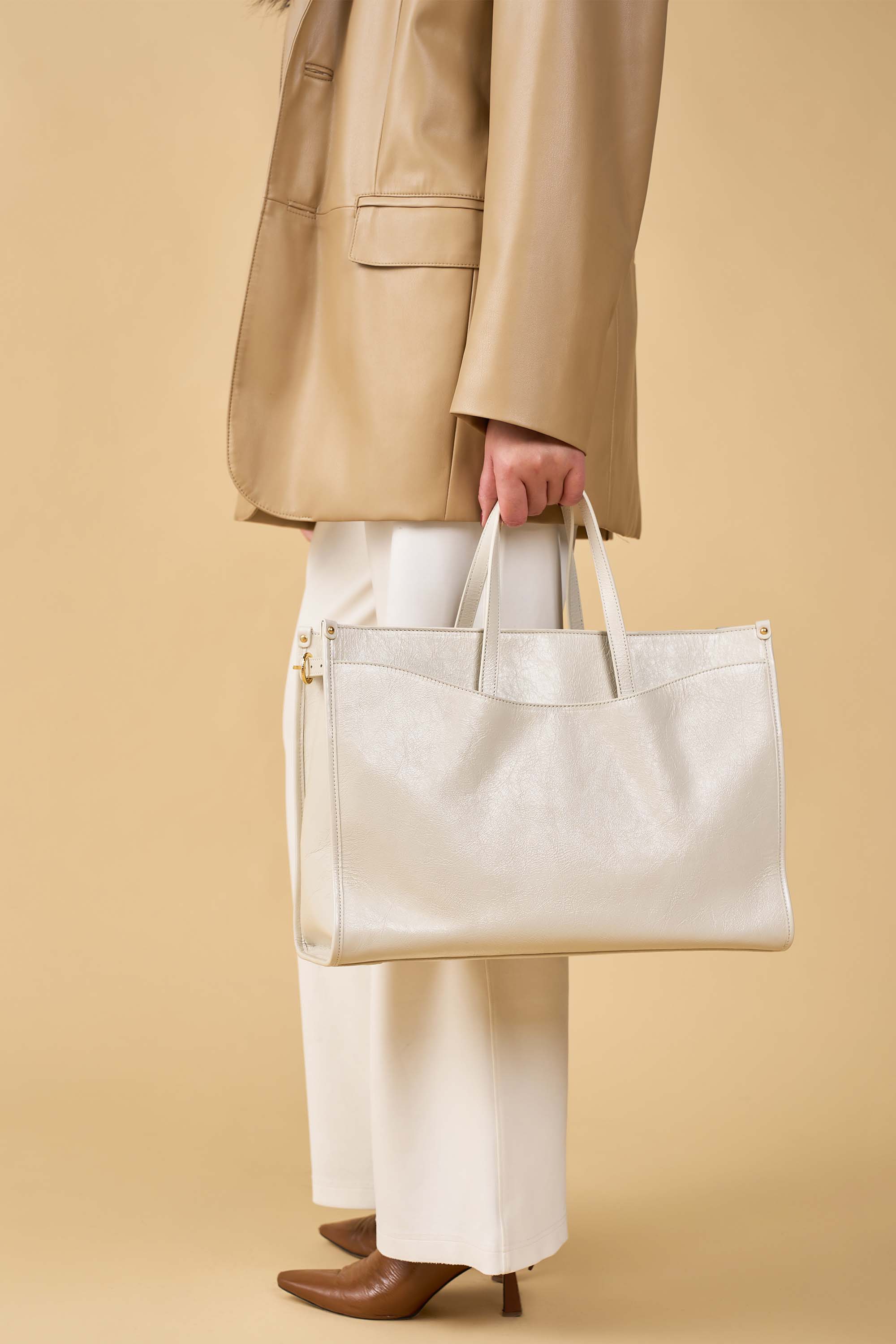 OLEADA - Wholesale Tote Bag - Women's - Reverie Tote Waxed Leather Series 8