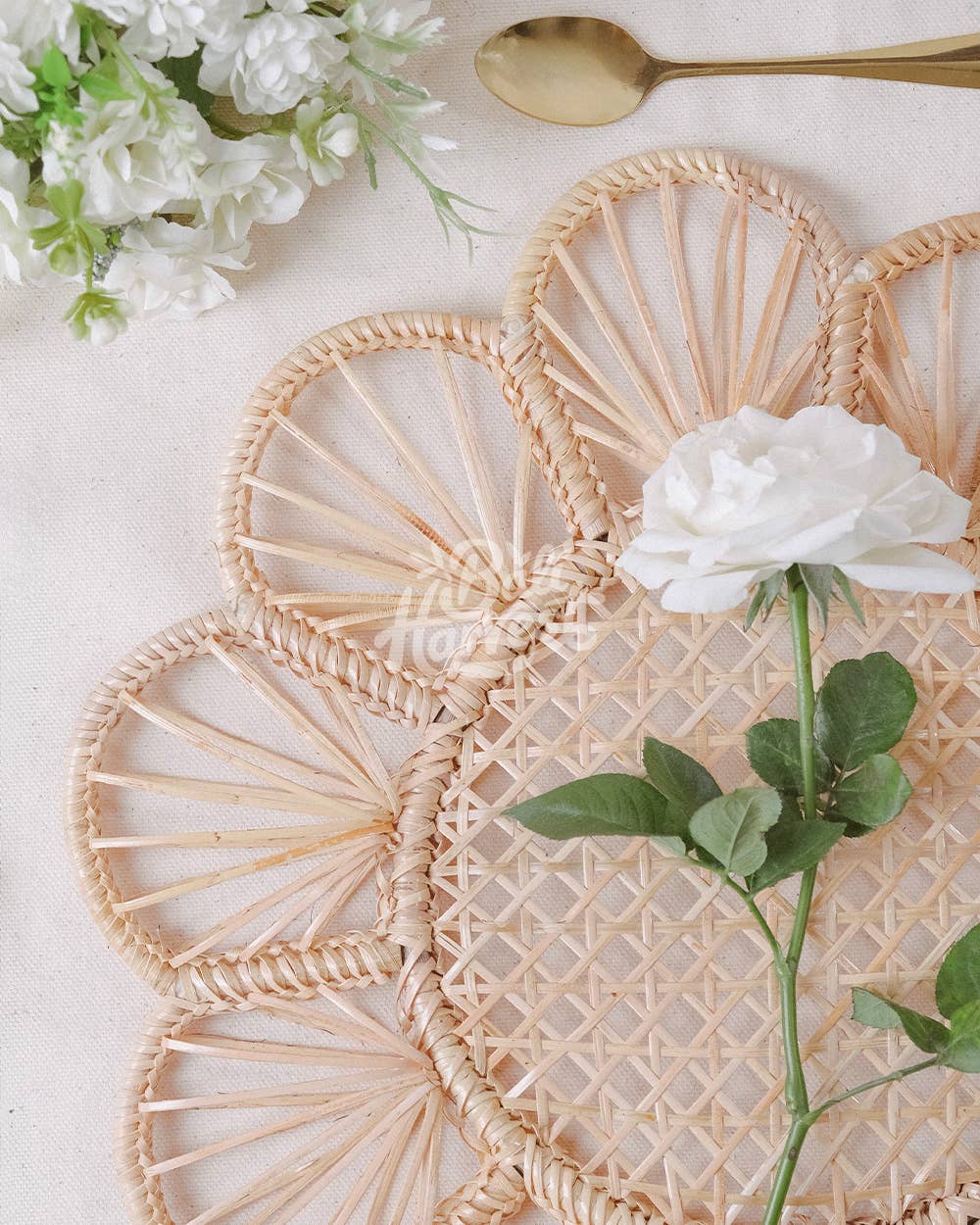 Bali Harvest - Vendita all'ingrosso Tovagliette - Tovaglietta in rattan (margherita) - Segnaposto in paglia di vimini intrecciata1