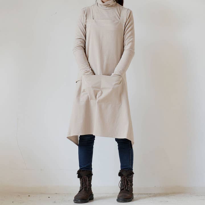 Simple gardening cotton linen with pockets vintage_CWMM3301 and other Purchase Wholesale lawn feed. Free Returns & Net 60 Terms on Faire trending on Faire.