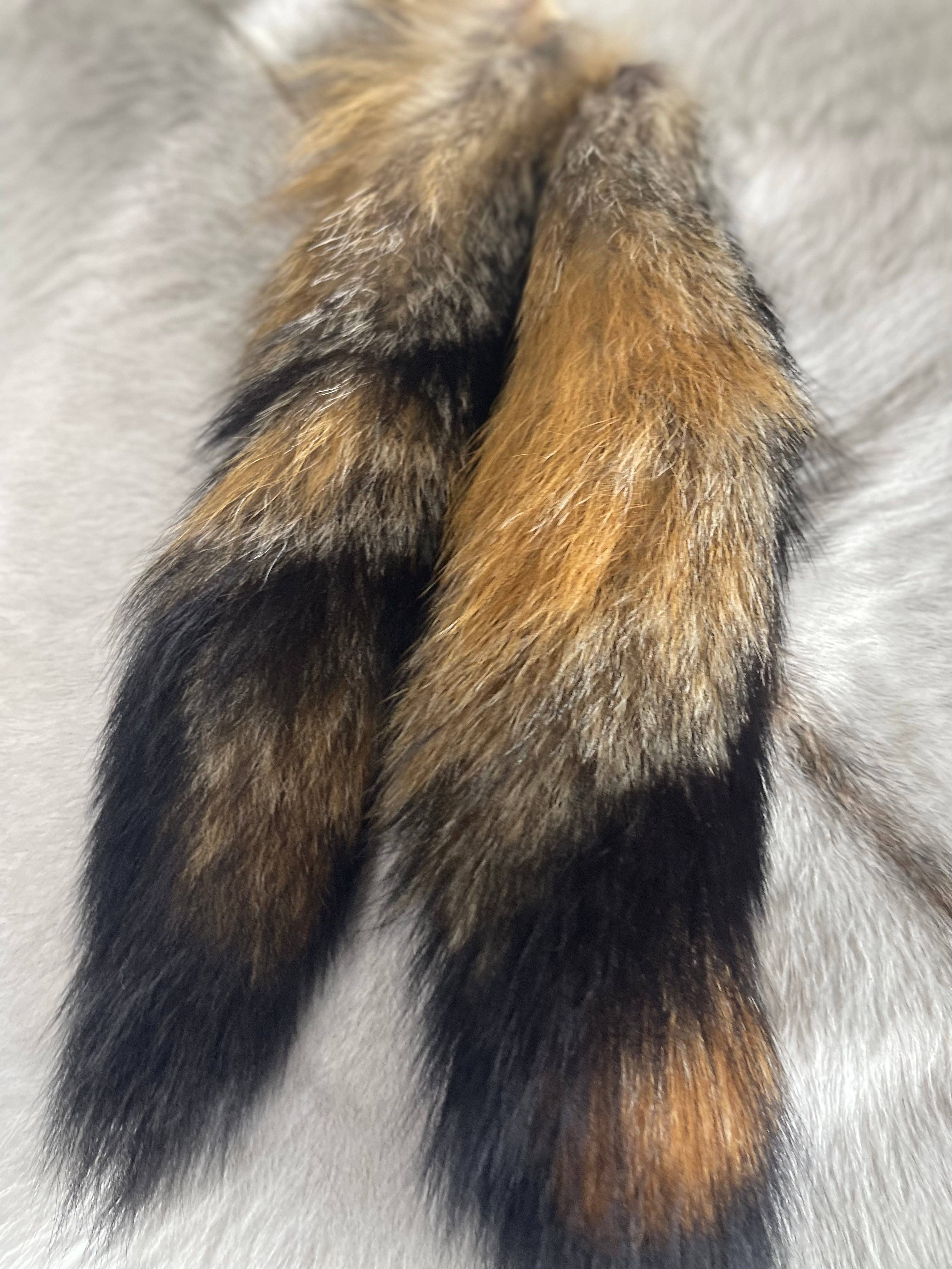 Broads Market - Wholesale Keychain - Women's - Fox Tail Keychain1
