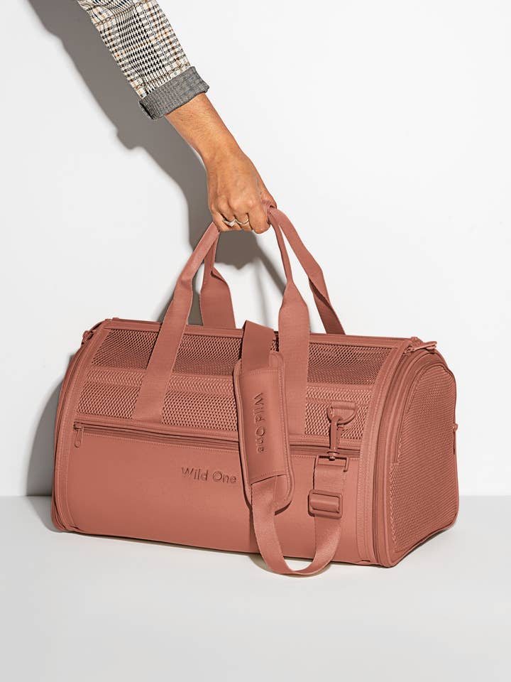 Travel Carrier for wholesale by Wild One