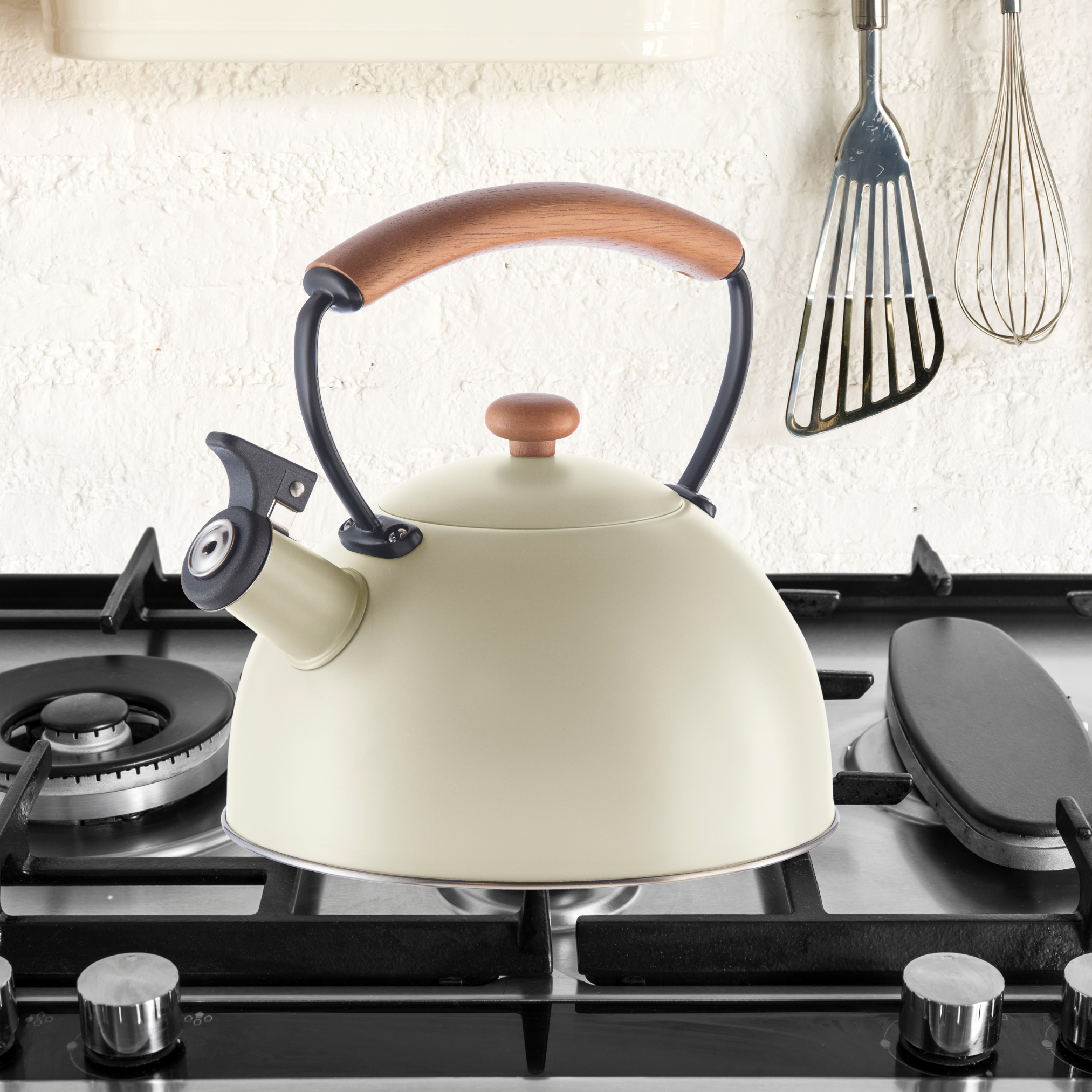 Oggi - Wholesale Kettle - Stovetop Kettle - Steel, Wood Handle, Whistle (1.9lt, 64oz)13