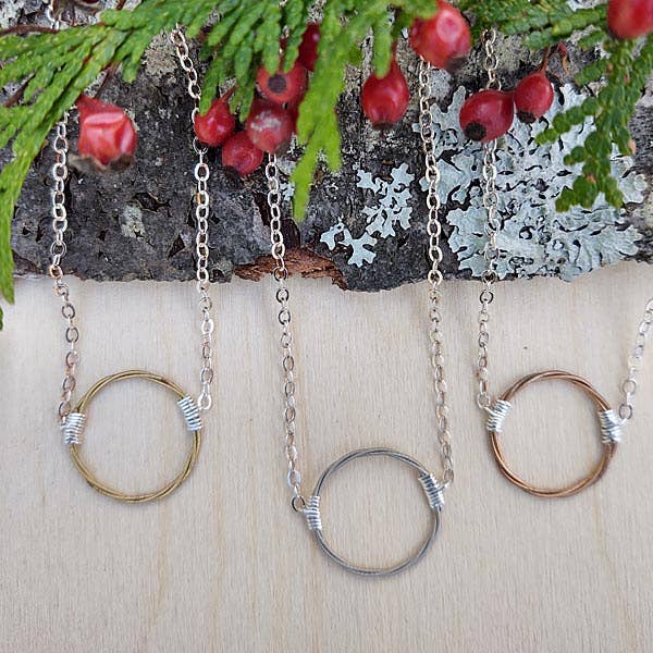 Collier Petite pleine lune pour la vente par Stringin' Along with ME