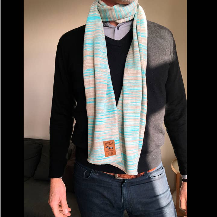 Écharpe tricotée 100 % chanvre Bleu lagon pour la vente par Hemp Copenhagen Co.