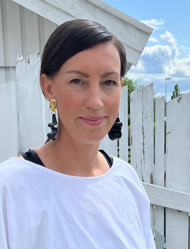 Jewelry By Elina Dahl - Wholesale Dangle Earrings - Earring wave exclusive, black.1