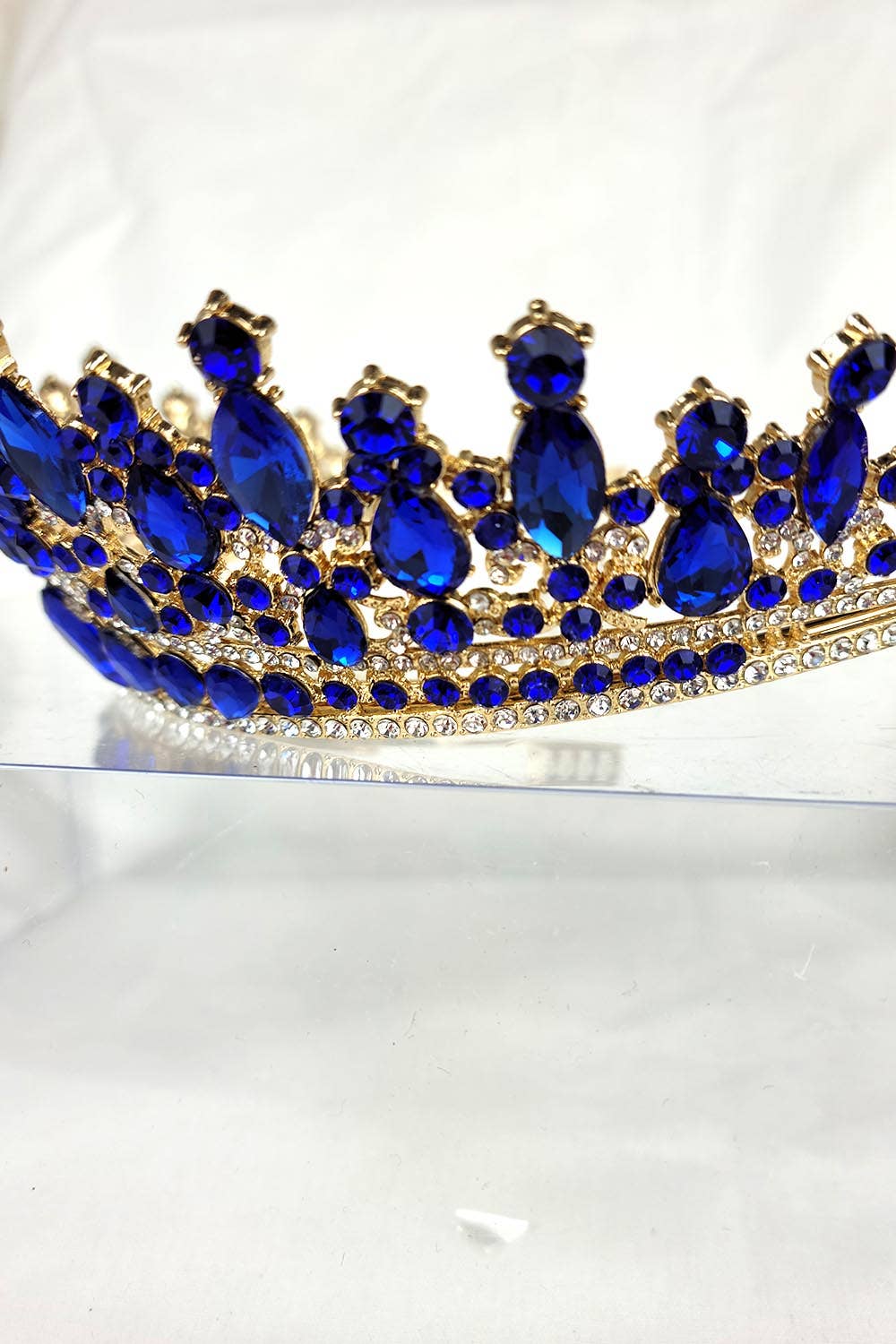 Chicas - Wholesale Tiara - Women's - One Size Fits All Tiara With Jewels HT93231