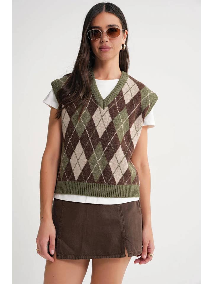 Hoxton Gal - Wholesale Sweater Vest - Women's - Argyle Pattern Knit Sweater Vest6
