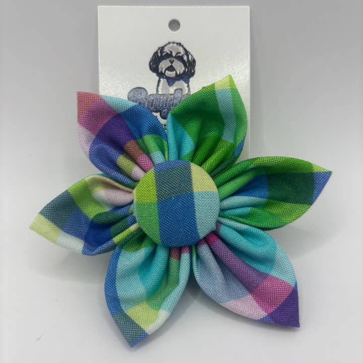 Collier à carreaux vifs Fleur, accessoires pour chienne pour la vente par Baylor's Bow Ties