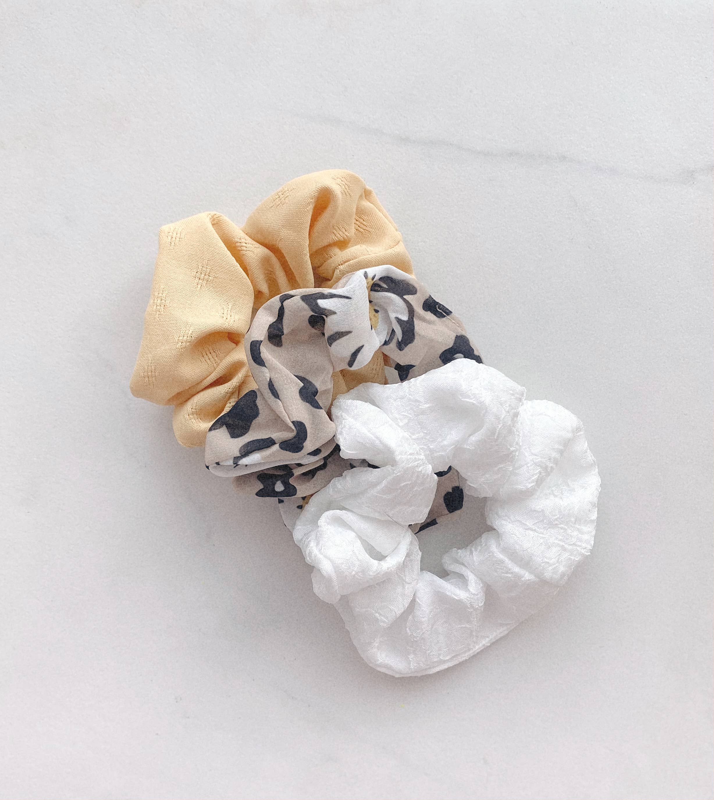 Saige Collective - Wholesale Scrunchie - Women's - SAIGE Scrunchie - Single hair Scrunchie1