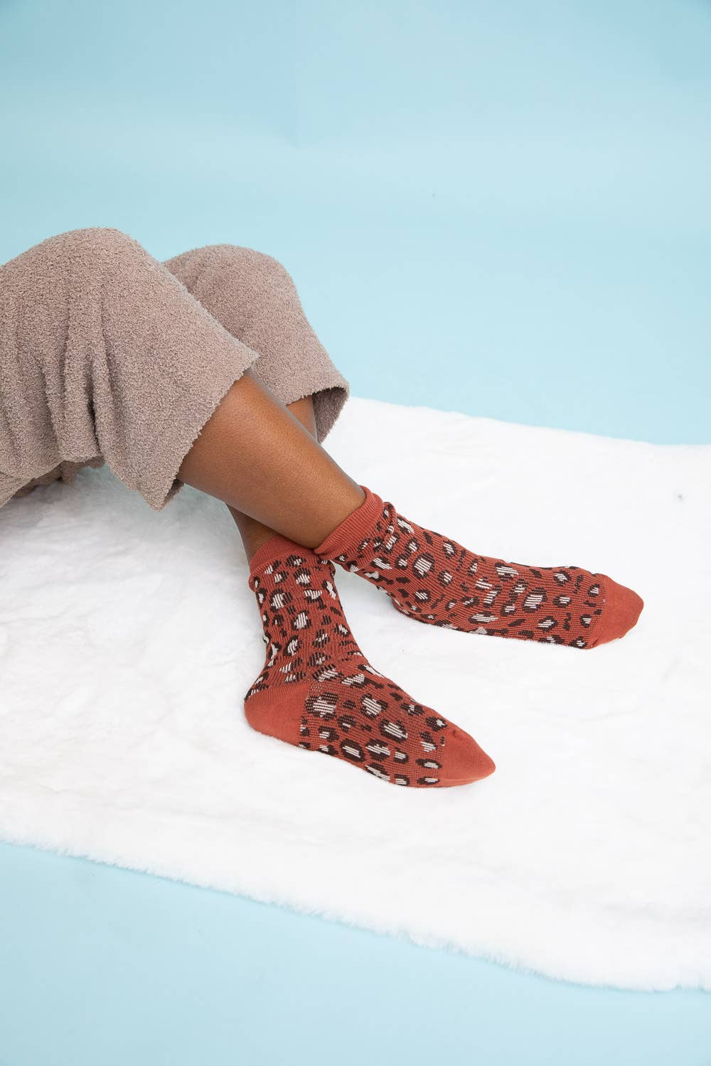 Leto Accessories - Wholesale Socks - Women's - 🐾 Soft Animal Print Leopard Knit Socks – Perfect for Winter7