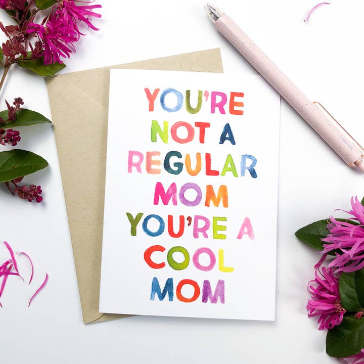 Carte de fête des mères pour une maman cool pour la vente par Aaryn West