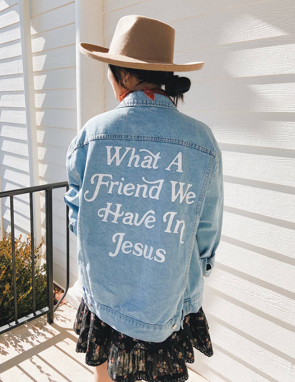 Elevated Faith – Casaco de ganga - Mulher por atacado – Jaqueta jeans "What a Friend In Jesus"6
