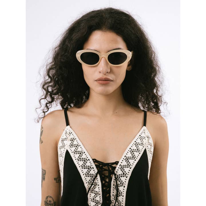 CUBIC - Wholesale Sunglasses - Women's - Cat-Eye Sunglasses5