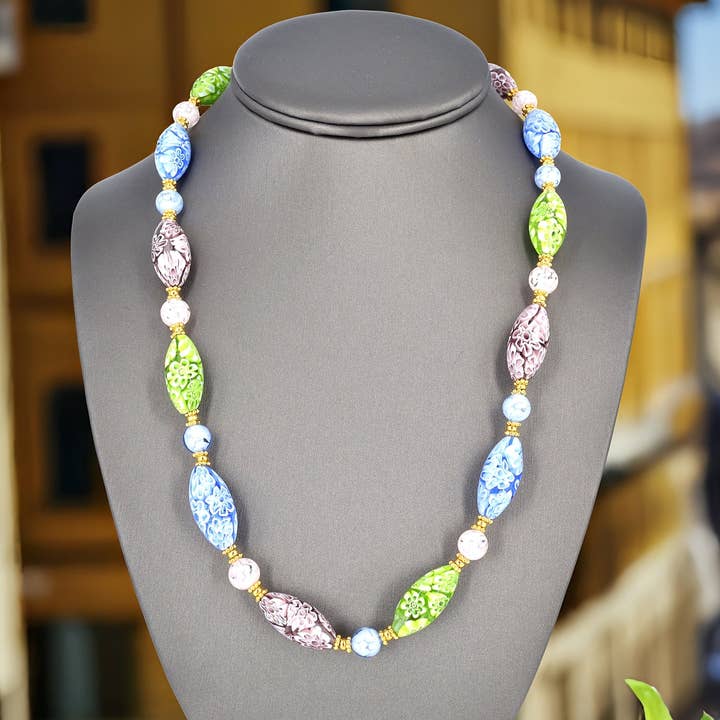 Colar Multicolor Azul, Verde, Ametista Grande em Vidro Murano Oval com Fecho Preenchido a Ouro por atacado de Viktoria Simonë