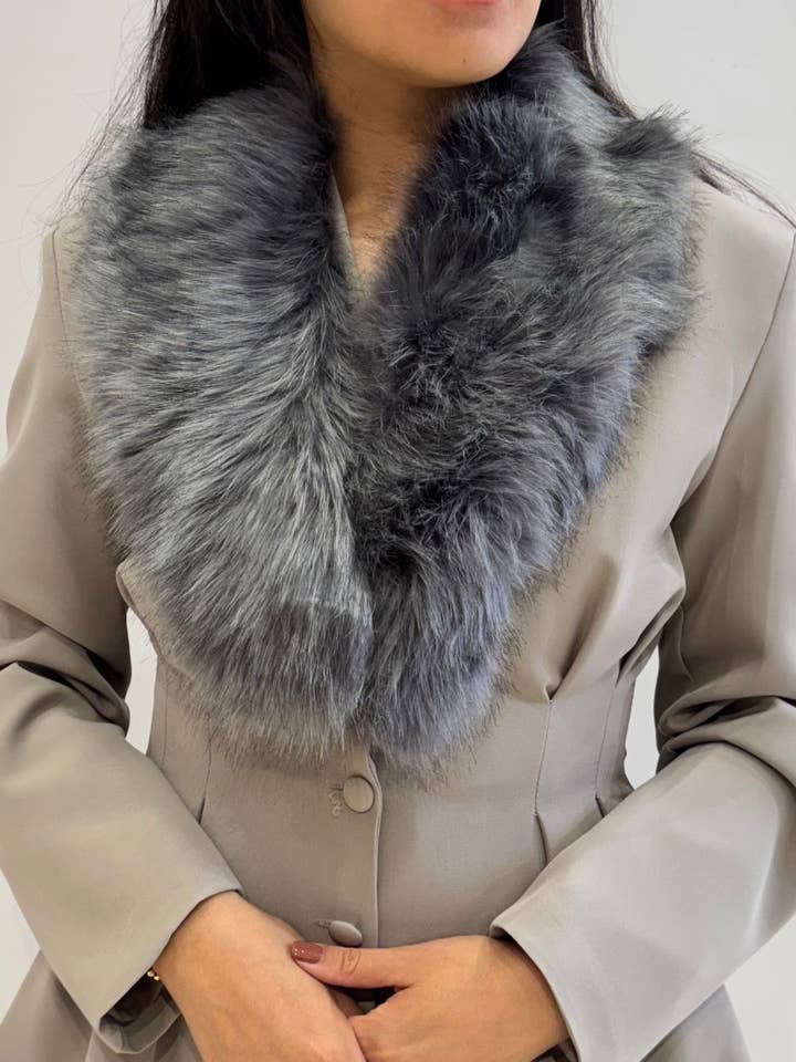 Invitadissimas - Wholesale Fur/Faux Fur Coat - Women's - FUR COLLAR 01031