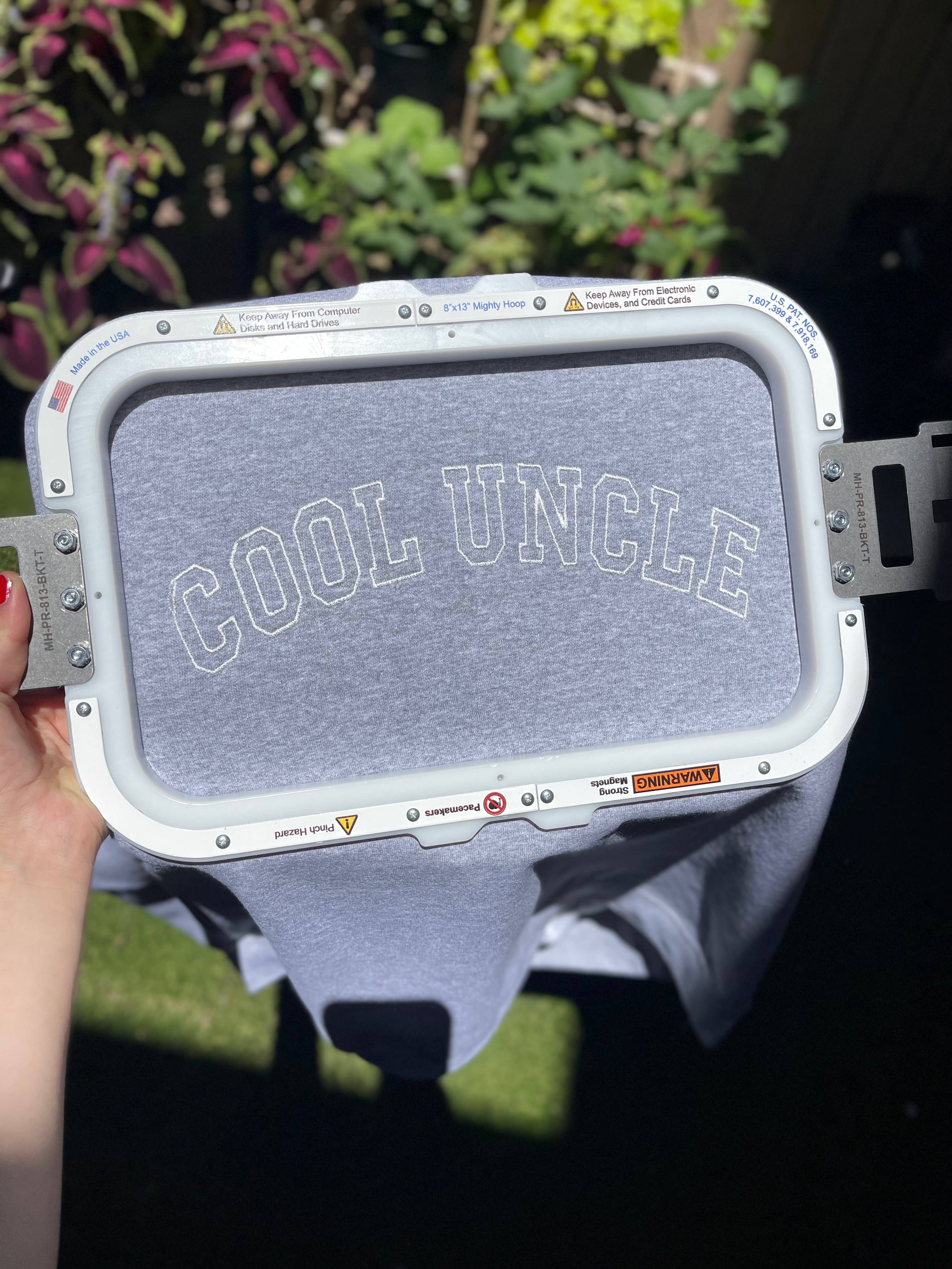 Buleana Boutique and Textiles LLC – wholesale Sweatshirt - Dam – Cool moster broderade crewneck tröjor unisex11