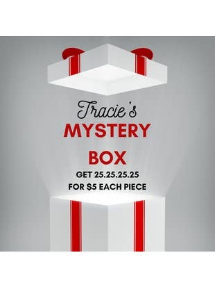 Tracie's - Wholesale T-shirt – women's - Mystery Box 100 Pieces assorted sizes 25/25/25/25 - $5 each